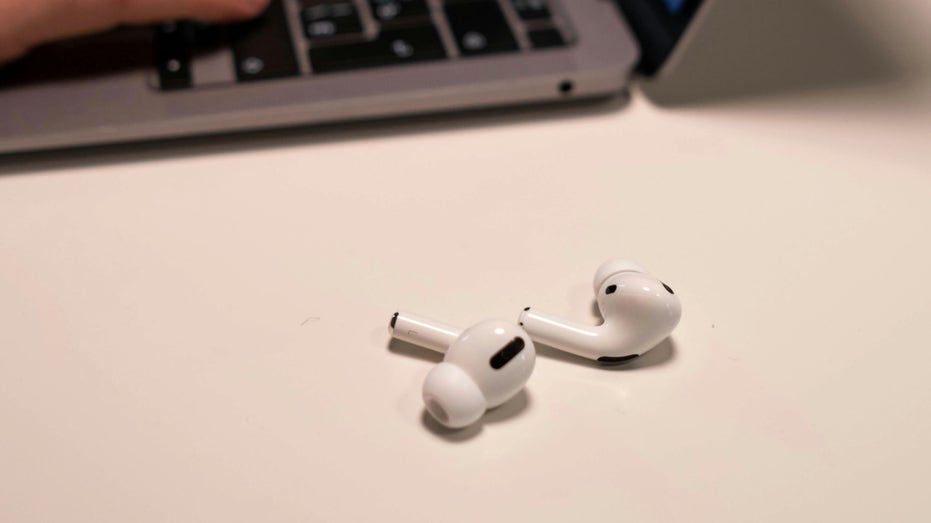 Apple transforms AirPods Pro 2 into low-cost hearing aids thumbnail