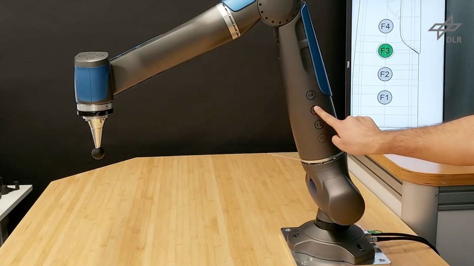 Robots get a feel for human touch, no artificial skin required thumbnail