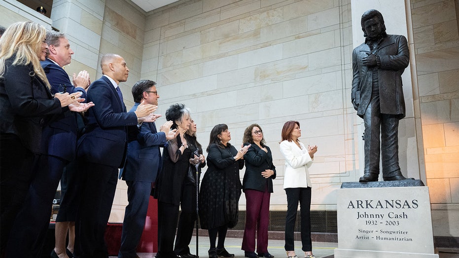 Johnny Cash monument unveiled on Capitol Hill: 'Embodies the American spirit' thumbnail