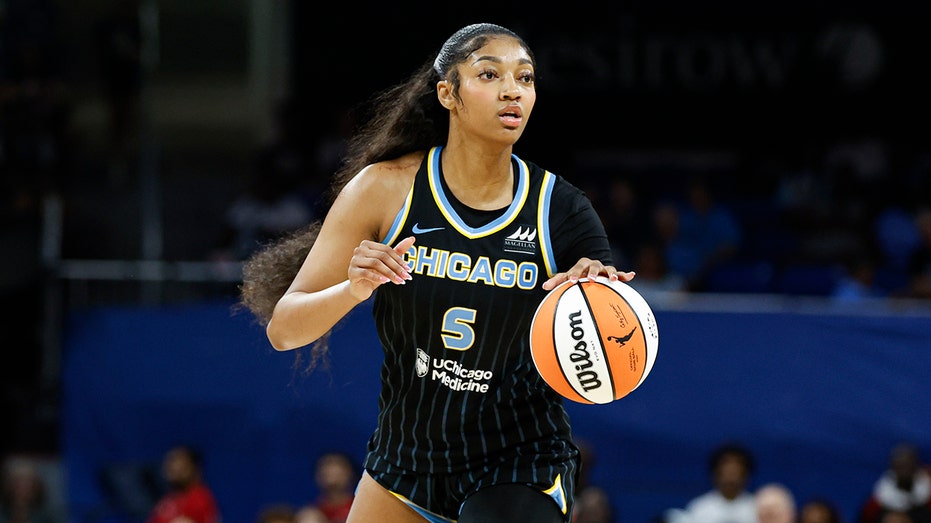 WNBA media members deny voting for Angel Reese over Caitlin Clark for Rookie of The Year amid outlier vote thumbnail