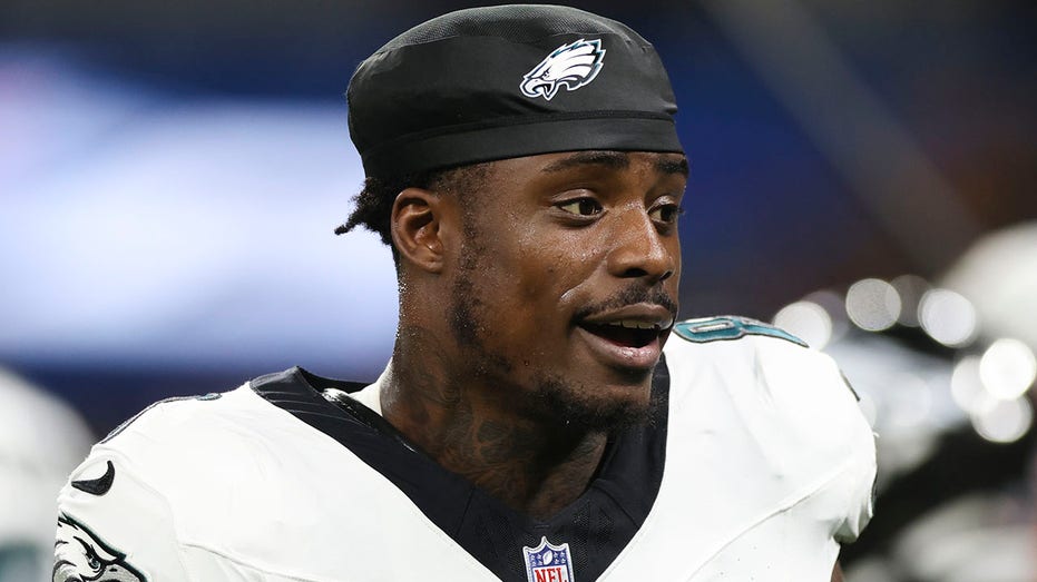 NFL officials reverse penalty on Eagles' CJ Gardner-Johnson after helmet comes off, fans unconvinced thumbnail