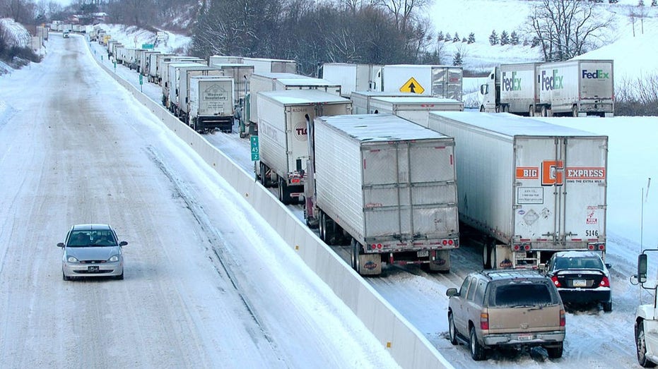 Dozens of states urge EPA to deny California waiver making out-of-state trucks comply with electric mandate thumbnail