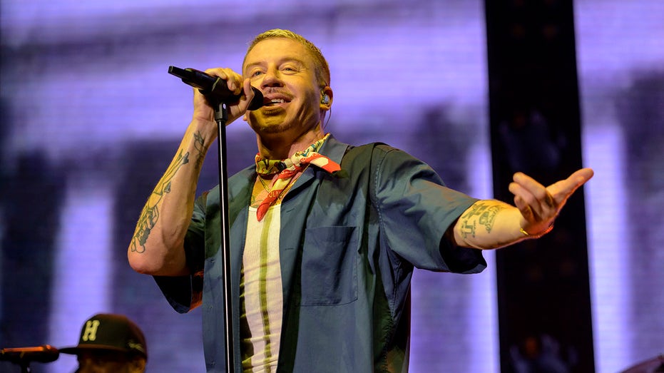 Macklemore declares 'F--- America' to cheers at Seattle concert benefiting UN agency with alleged Hamas ties thumbnail