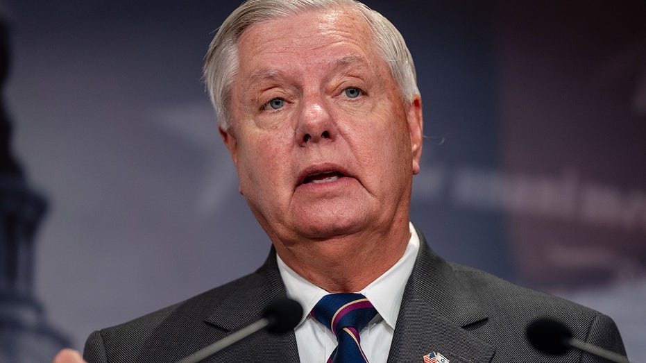 Graham urges Biden, Israel to take on Iran after hostages killed, calls Harris foreign policy 'wrecking ball' thumbnail