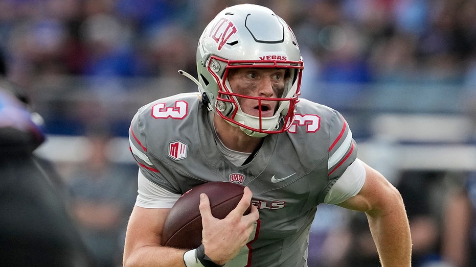 UNLV star quarterback leaves program after 'certain representations' were allegedly 'not upheld' thumbnail