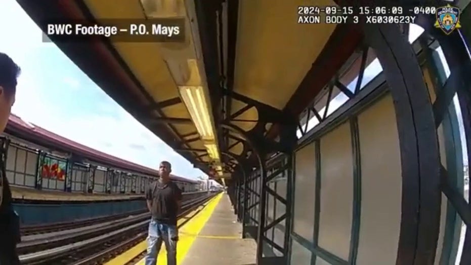 Dramatic NYPD bodycam video shows controversial Brooklyn subway shooting: ​​’Drop the knife’ thumbnail