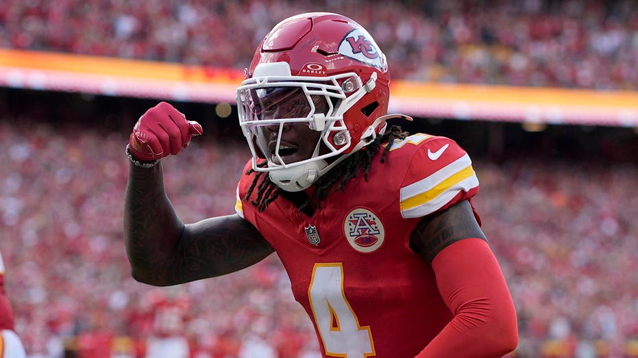 Chiefs star's mother eyed as possible package thief at apartment complex after son's injury