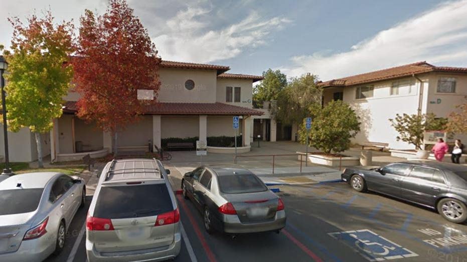 Police responding to reports of explosion at California courthouse thumbnail