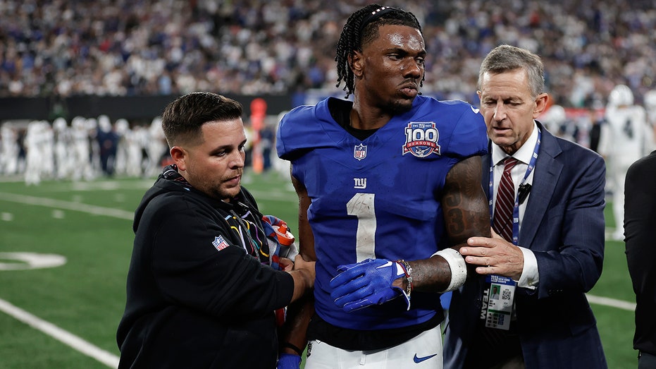 Giants' woes continue as star rookie Malik Nabers suffers concussion in loss to Cowboys thumbnail