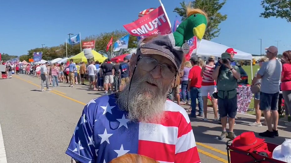 NC rallygoers 'praying' that Trump wins, slam Dem rhetoric calling him a 'threat' after assassination attempts thumbnail