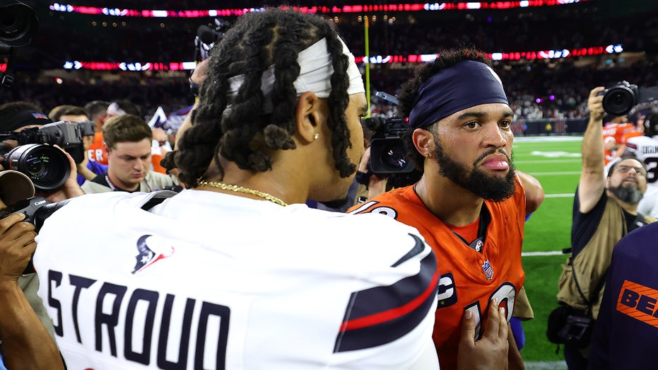 Texans' CJ Stroud says he wasn't trying to 'little bro' Caleb Williams in awkward postgame interaction thumbnail