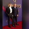 Dan y Eugene Levy en la alfombra roja de los Premios Emmy 2024.