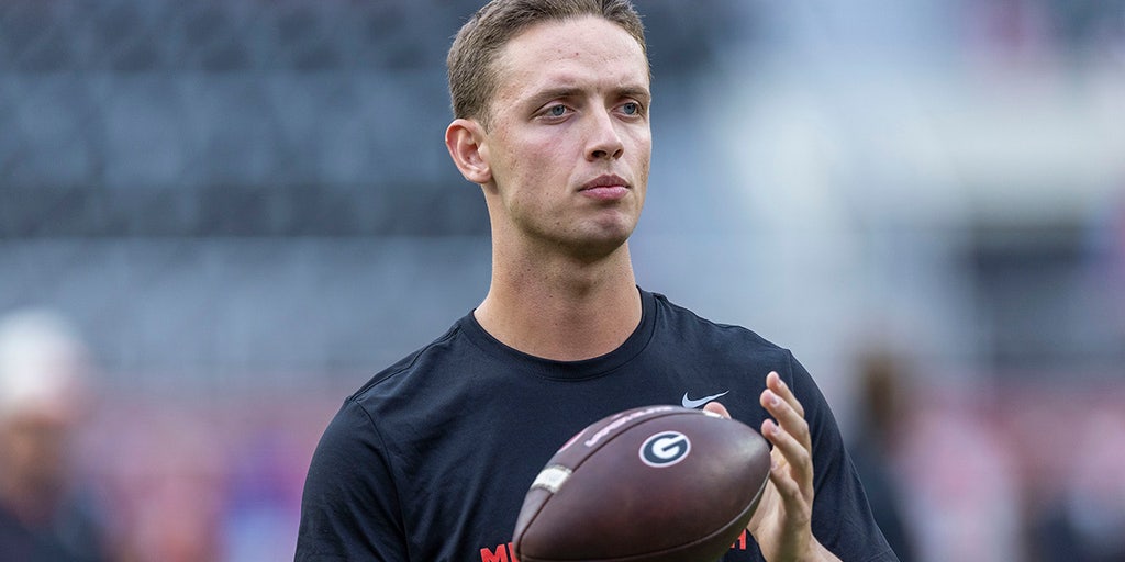 Georgia's Carson Beck avoids watching football games in free time: 'It's stressful for me'