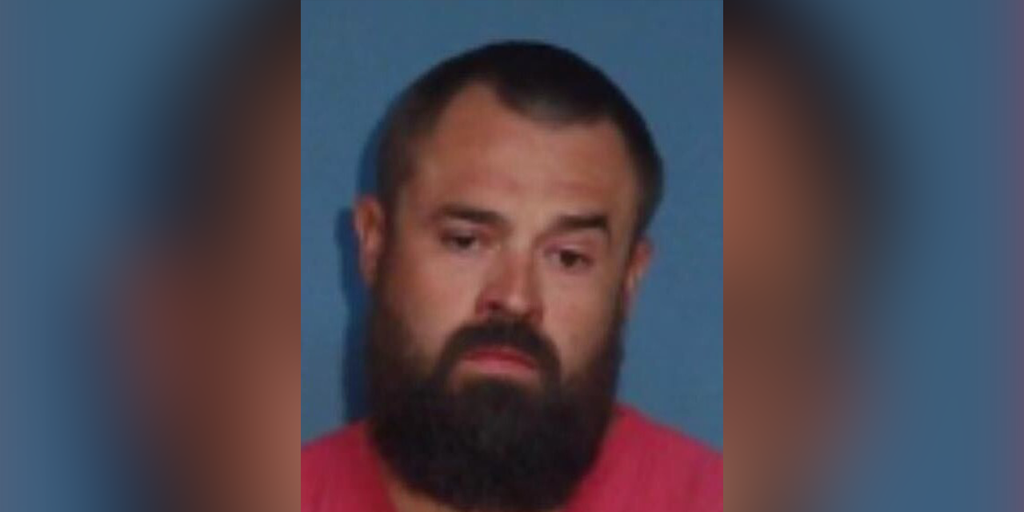 Arkansas father arrested after allegedly killing man he found with his missing 14-year-old daughter