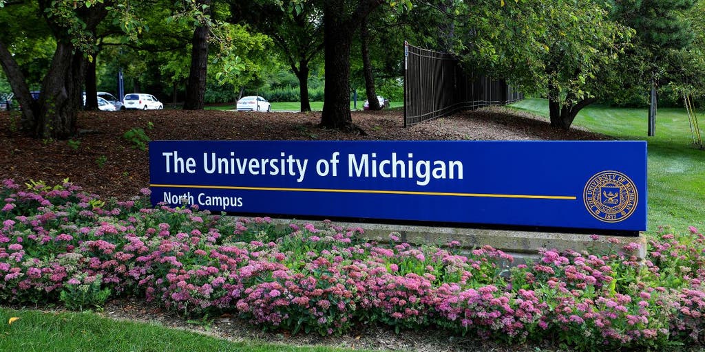 Funcionário oficial da DEI na Universidade de Michigan demitido após ser acusado de fazer comentário