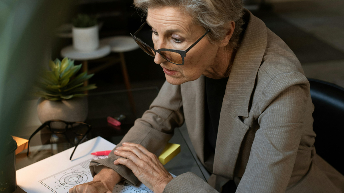 woman using a computer