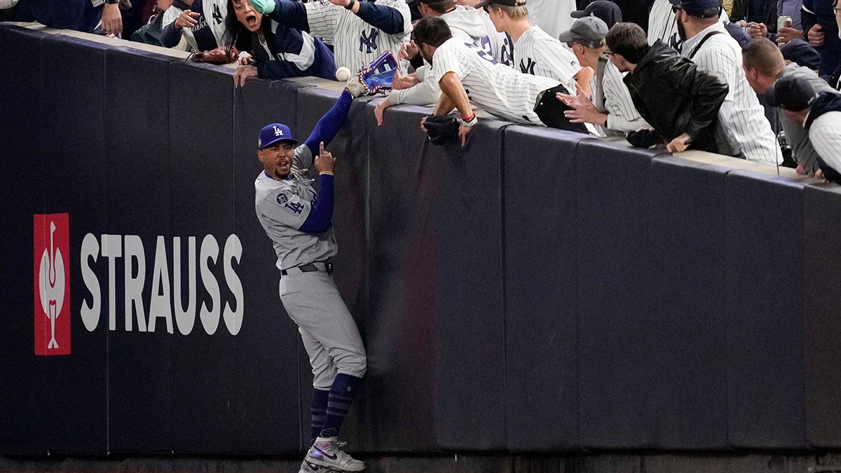 Yankees fans try to rip glove off Mookie Betts' hand, pry ball out  at george magazine