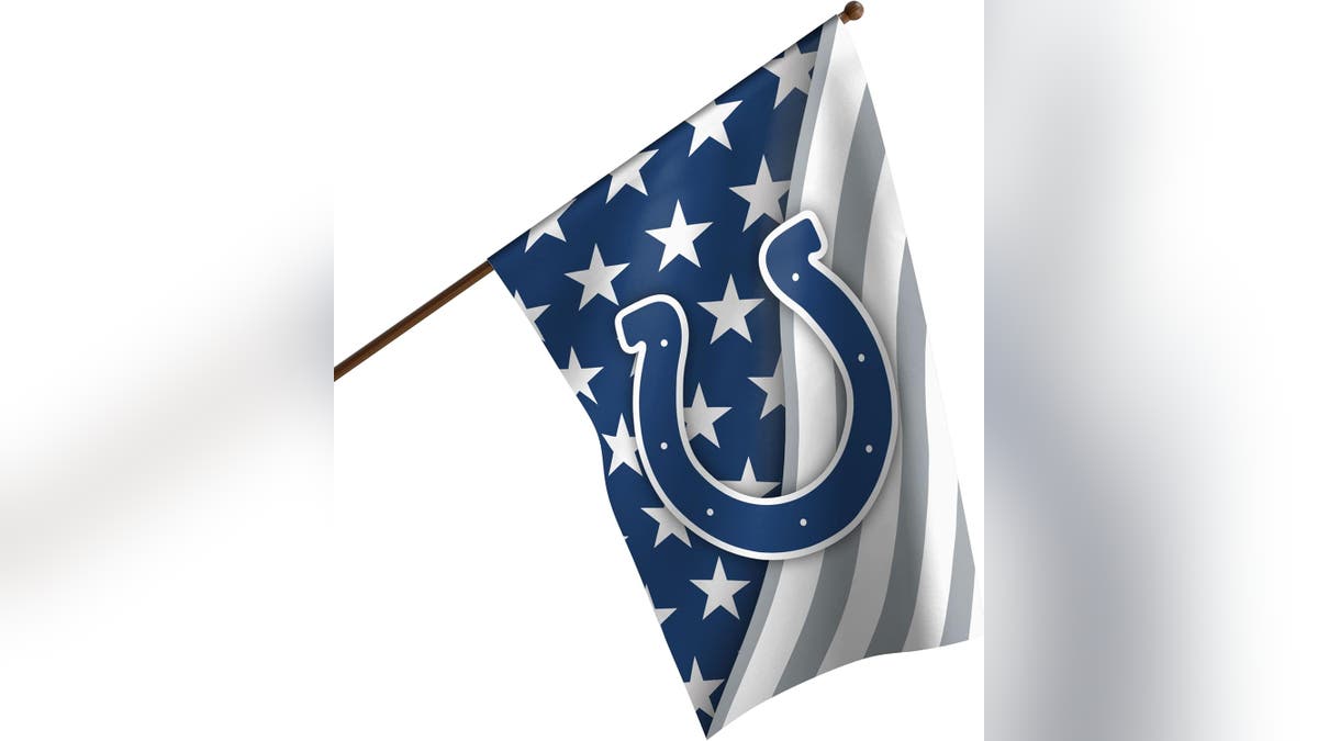 It's time to put up your flag now that football season is officially here.?