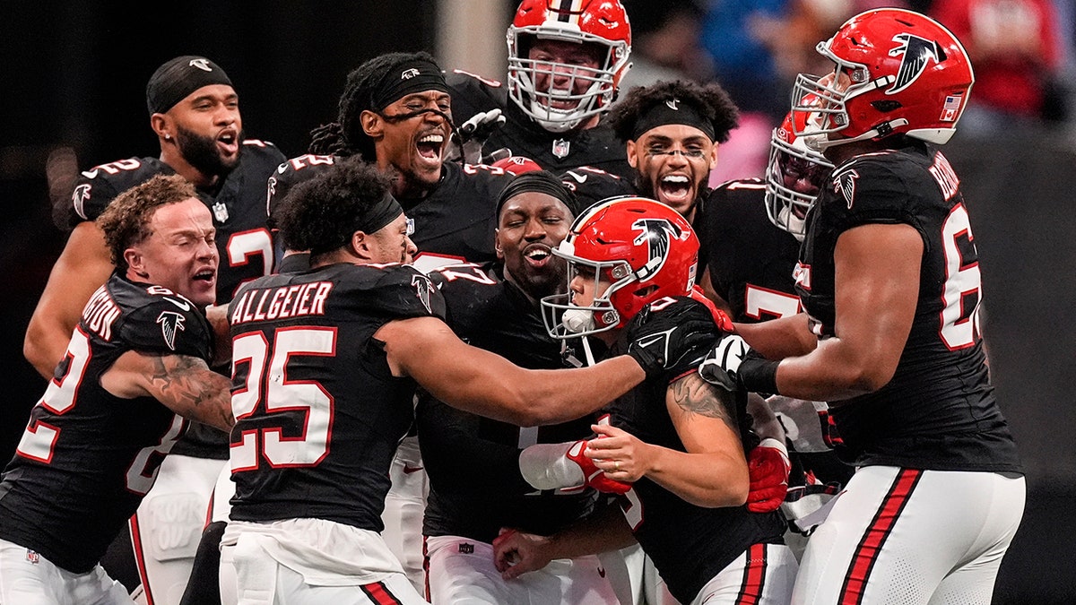 Falcons players celebrates