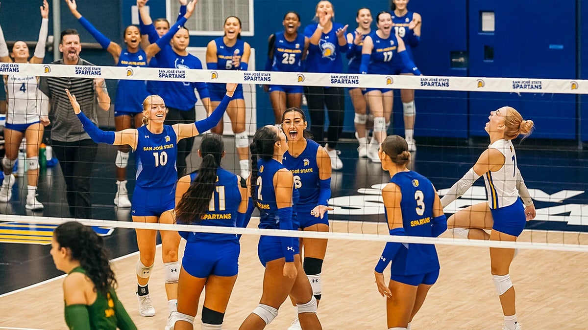 San Jose Eyalet Üniversitesi voleybol takımı