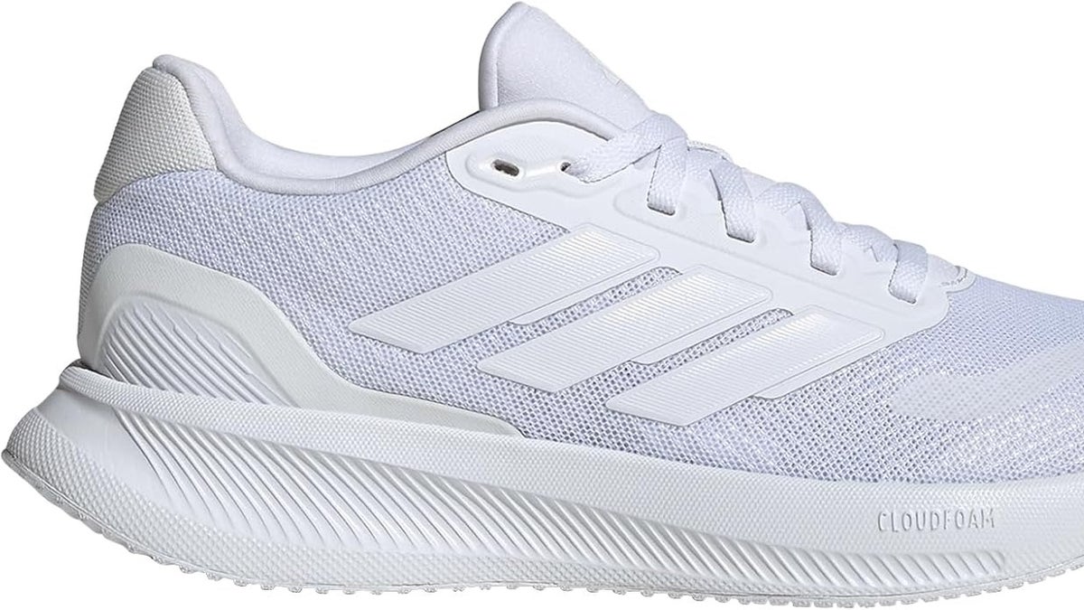 Trampki Adidas Runfalcon 5 w sklepie Amazon to podstawa dobrego biegu.