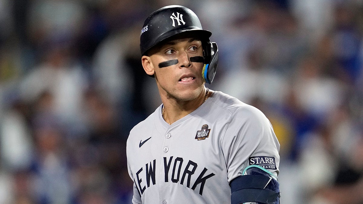 Aaron Judge observa