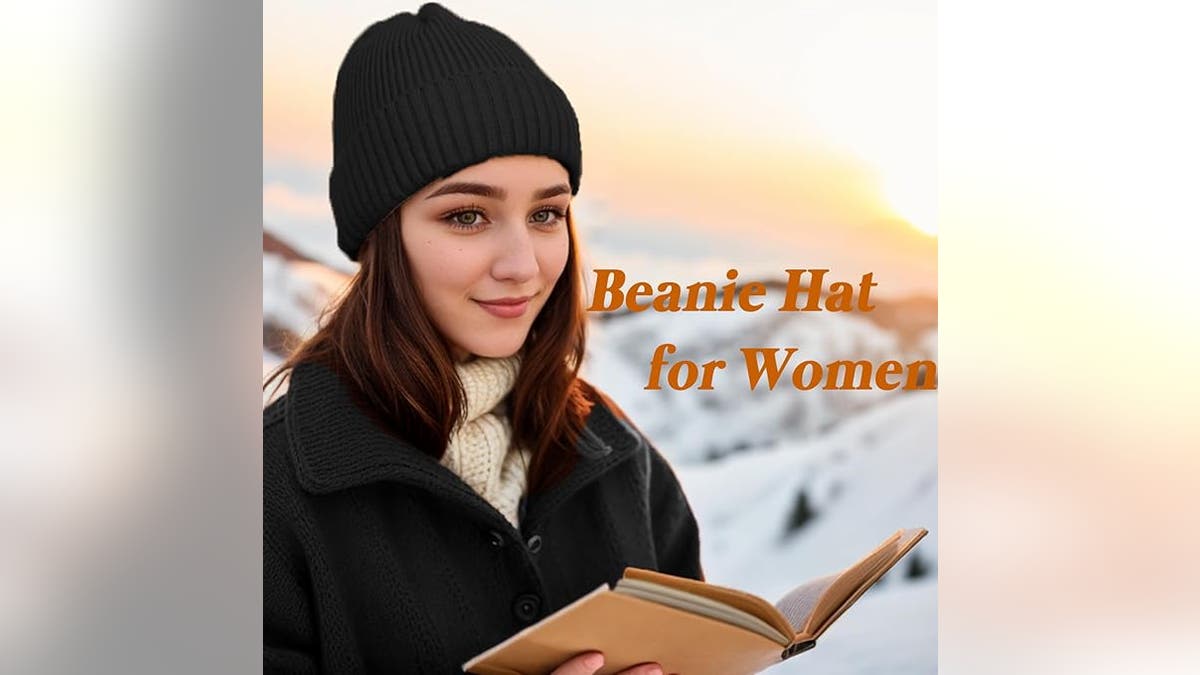 Keep lukewarm and cozy pinch this beanie hat.