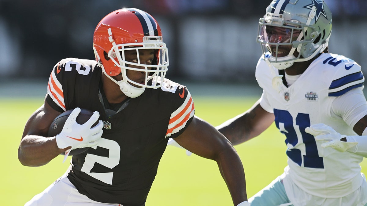 Amari Cooper contra los vaqueros