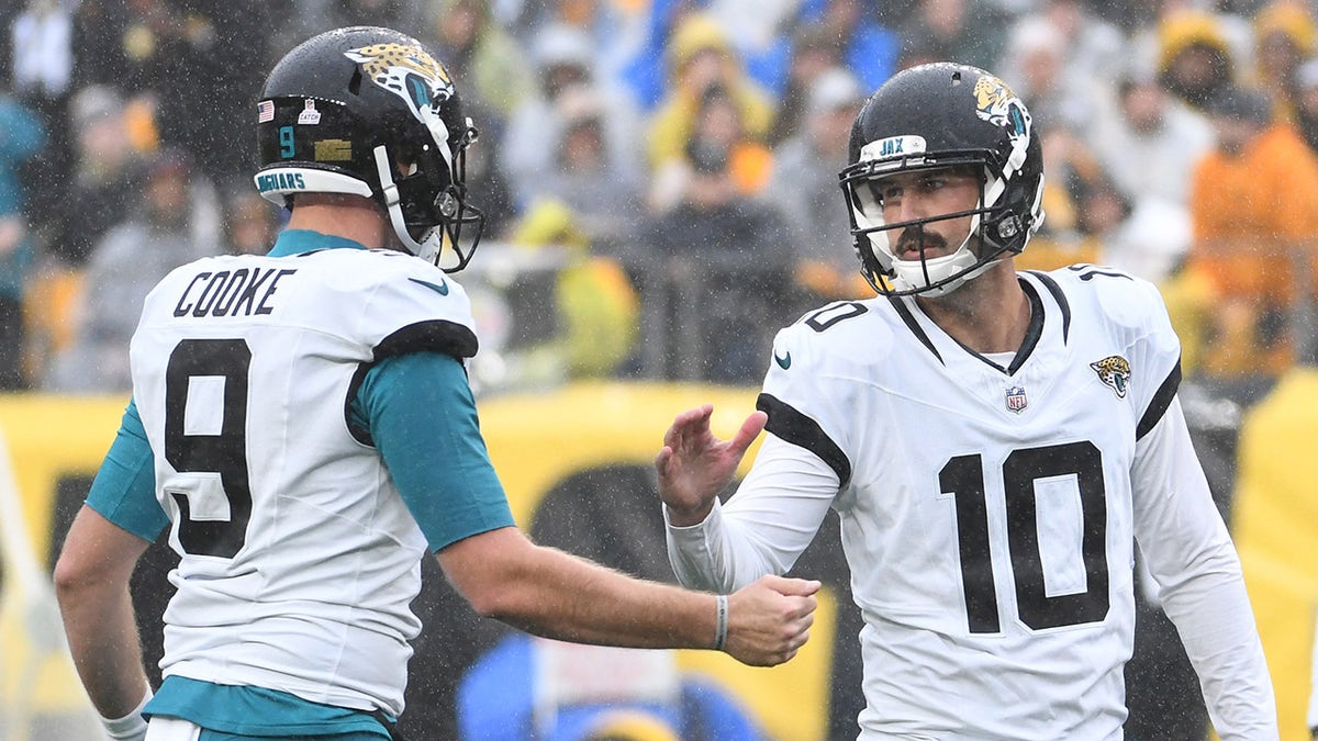 Brandon McManus contra los Acereros