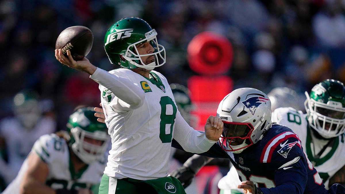 Los Patriots sorprenden a los Jets con un touchdown tardío para vencer a su rival de la AFC Este