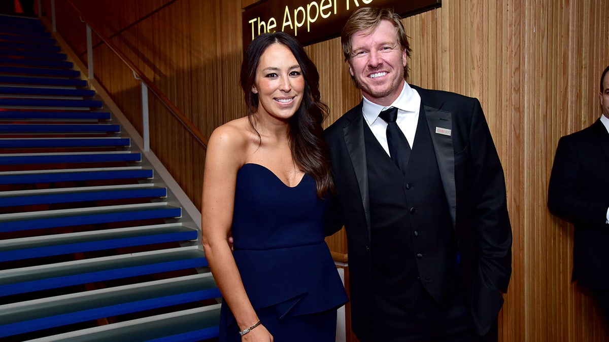 Joanna y Chip Gaines posando juntos