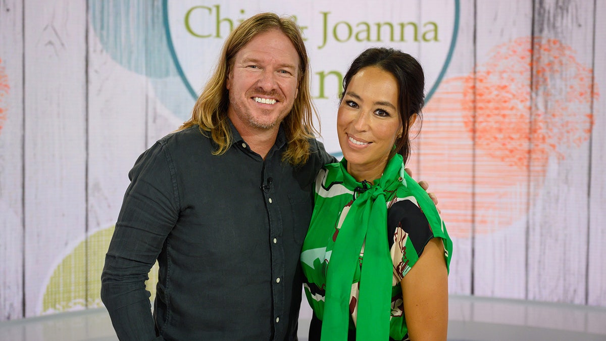 Chip y Joanna Gaines posando juntos