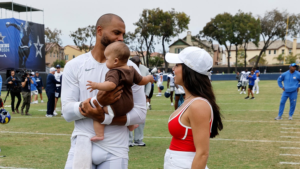 dak con la familia