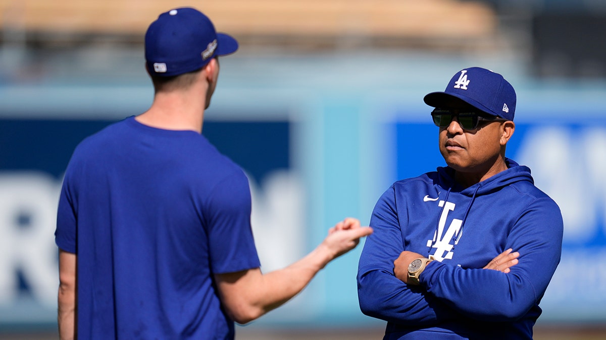 Dave Roberts ve Walker Buehler