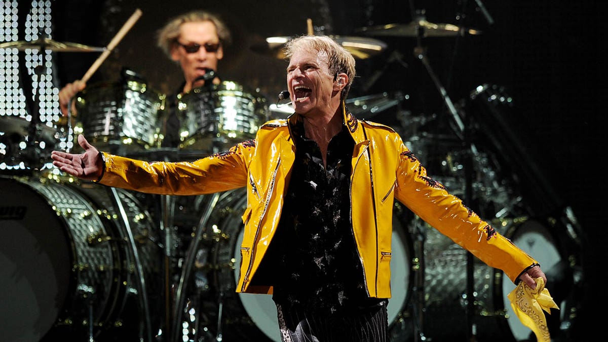 David Lee Roth and Eddie Van Haal perform