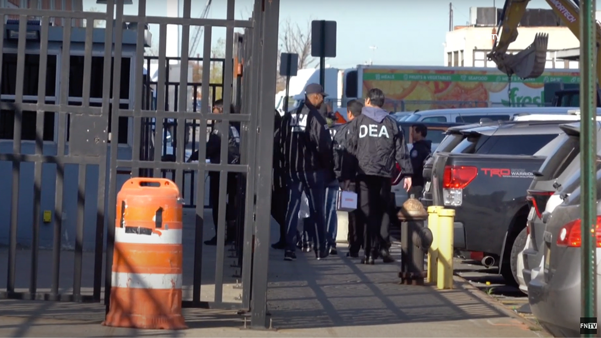 DEA agents enter the MDC Brooklyn federal jail