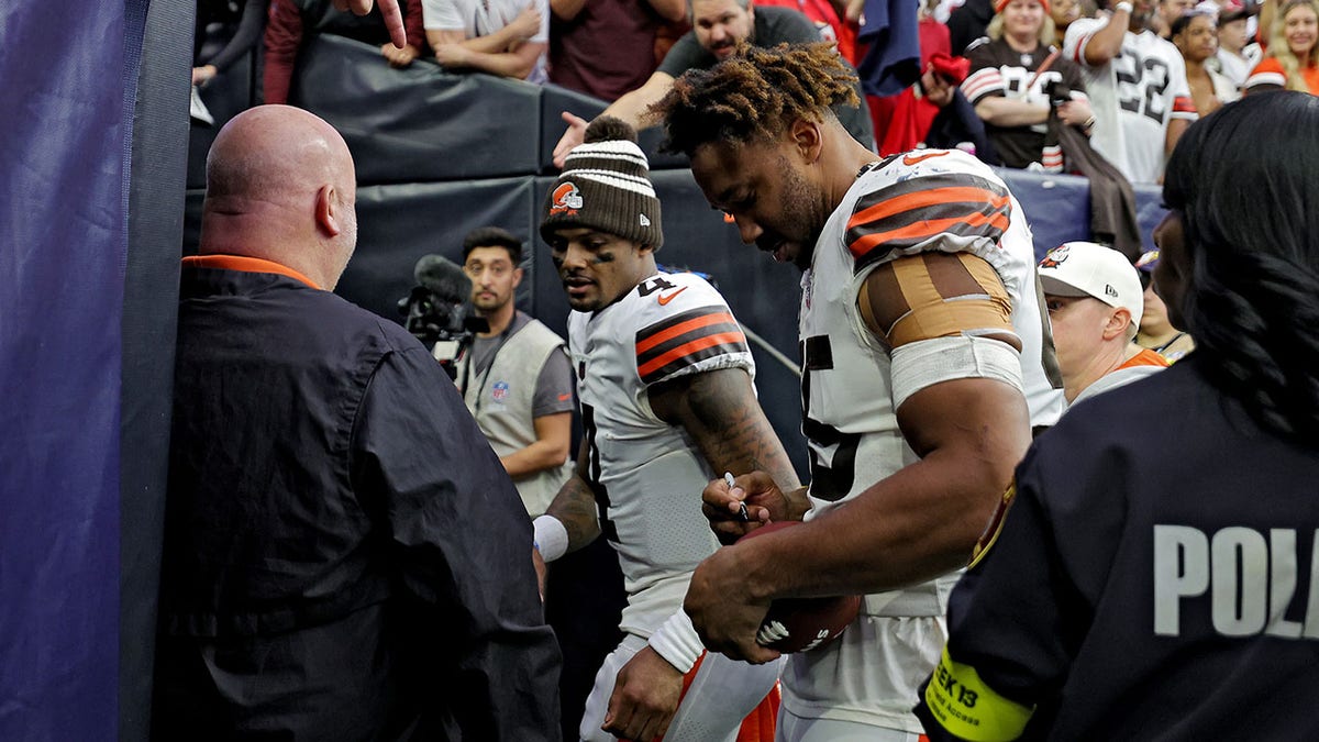 Browns Star Myles Garrett Sticks Up For Embattled Deshaun Watson After ...