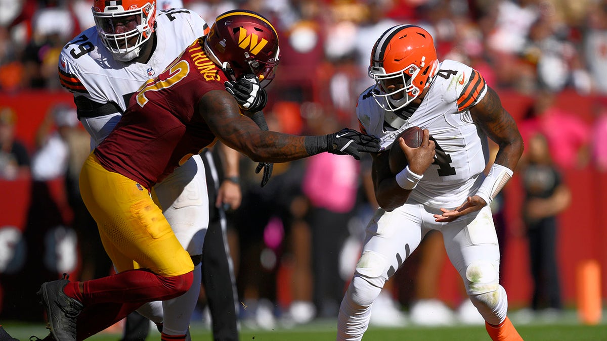 Deshaun Watson against Dorance Armstrong