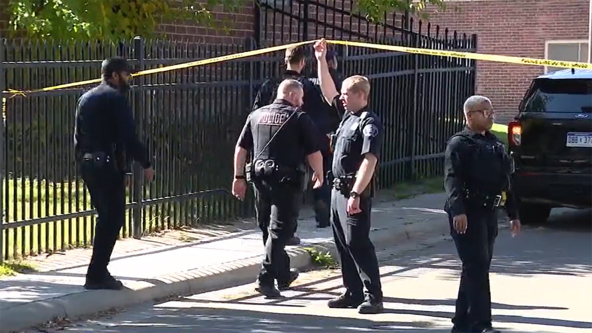 Fatal drive-by shooting at Detroit apartment complex | Fox News