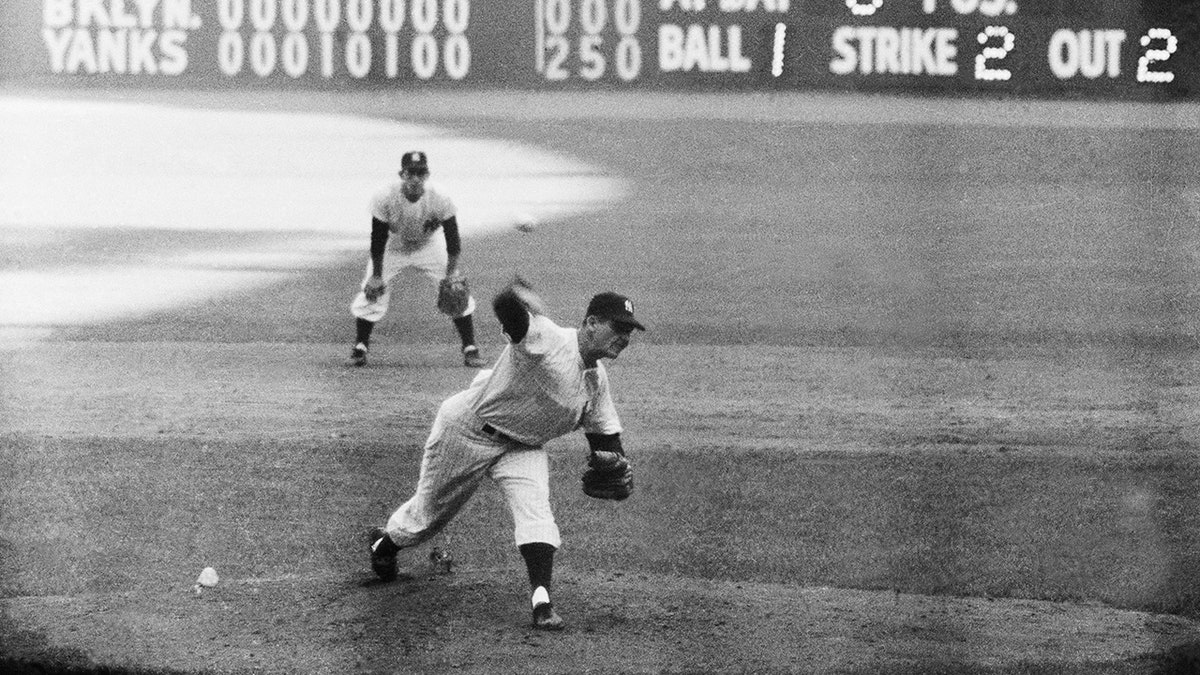 Don Larsen pitches