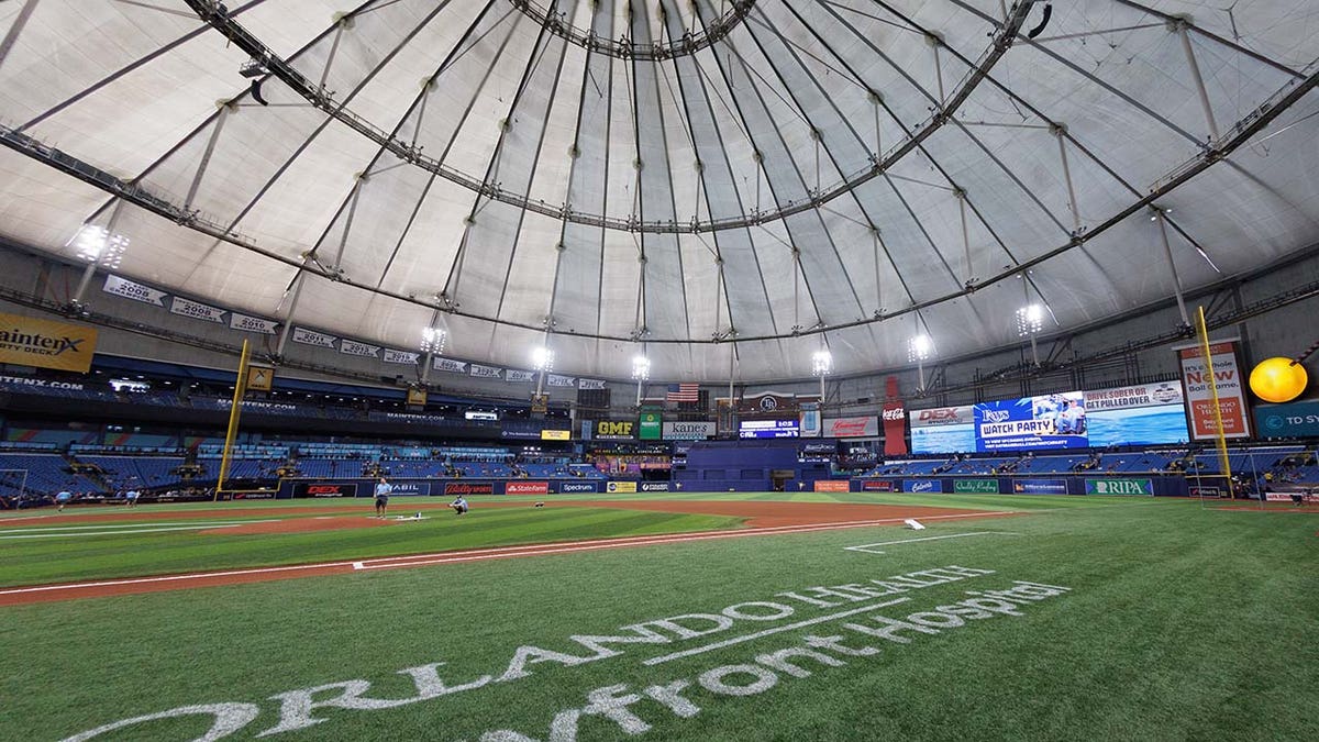 Tropicana Field'ın genel görünümü içeriden