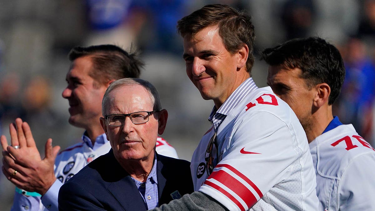 Tom Coughlin and Eli Manning