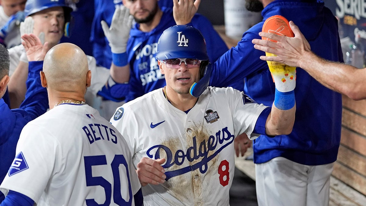 KikÃ© HernÃ¡ndez scores