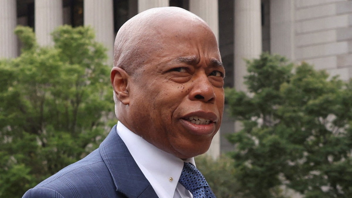 El alcalde de Nueva York Eric Adams, llega al tribunal federal