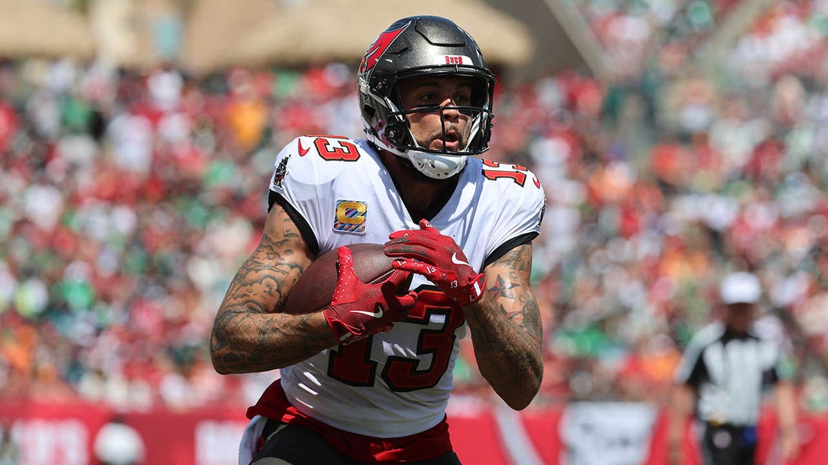 Mike Evans contra las Águilas