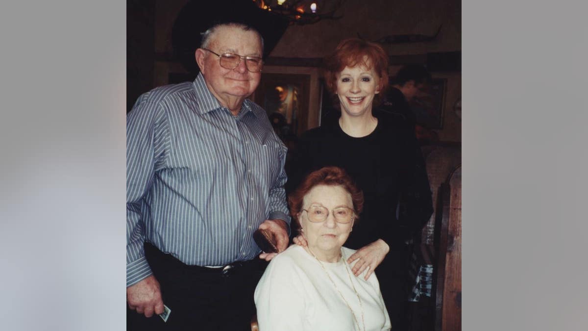 Reba McSentire with her parents