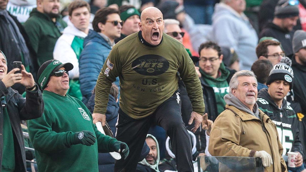 Jets Superfan Fireman Ed Takes Issue With Lack Of Screen Time At ...