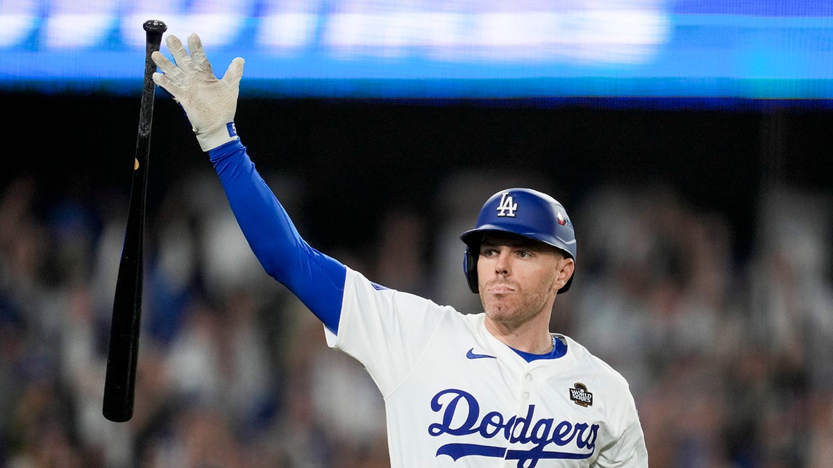 Freddie Freeman celebrates