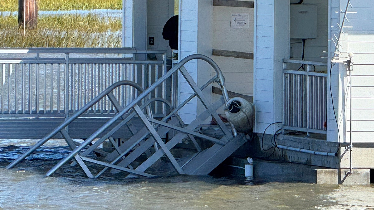 Gangway closeup from the side in GA