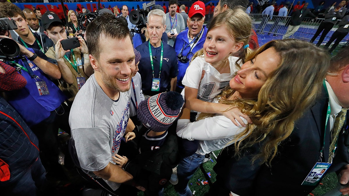 tom brady, gisele bundchen and kids observe astatine ace bowl